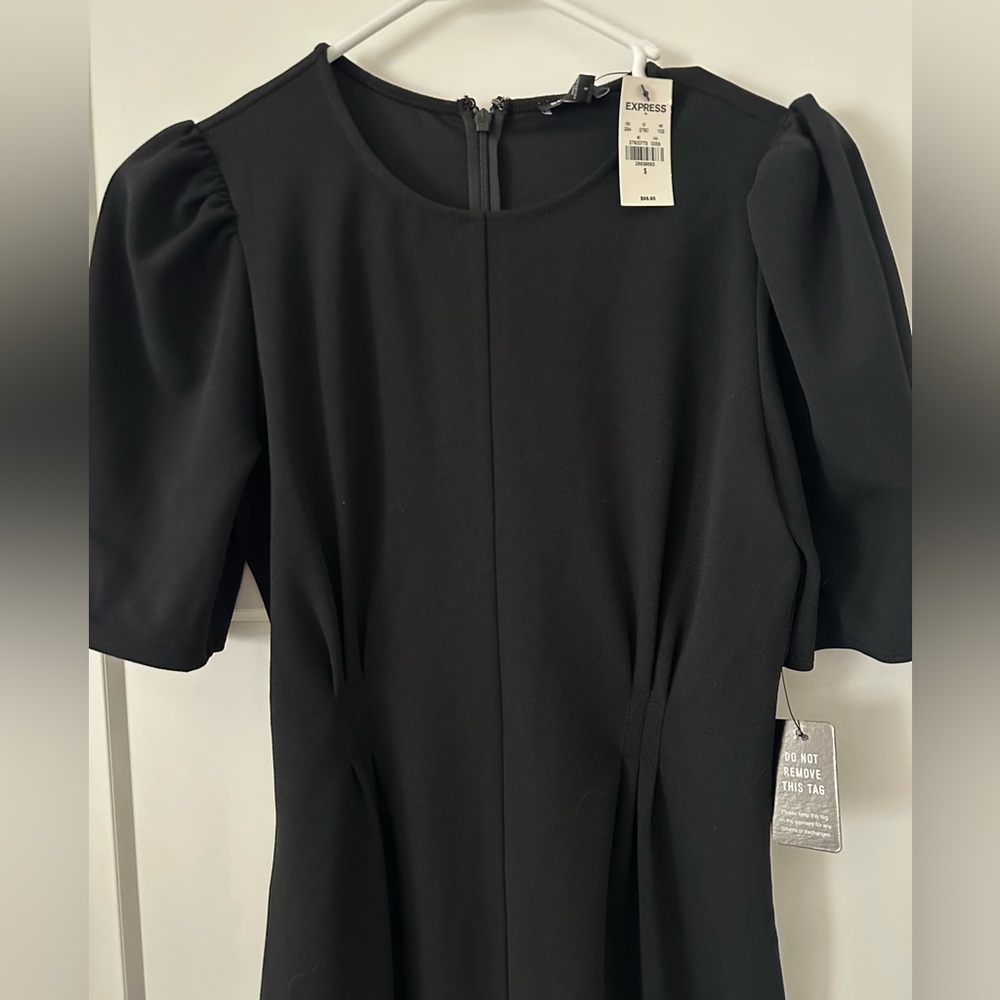 Puff sleeve sheath dress